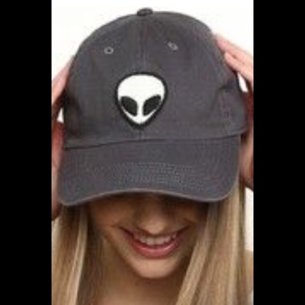 Brandy 👽 Melville Distressed Gray Alien Hat NWOT